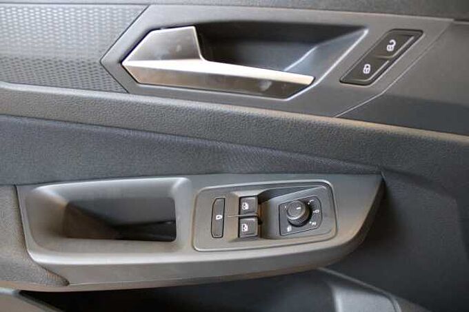 Ford Tourneo Connect L1 Titanium Auto., LED/NAVI/SHZ